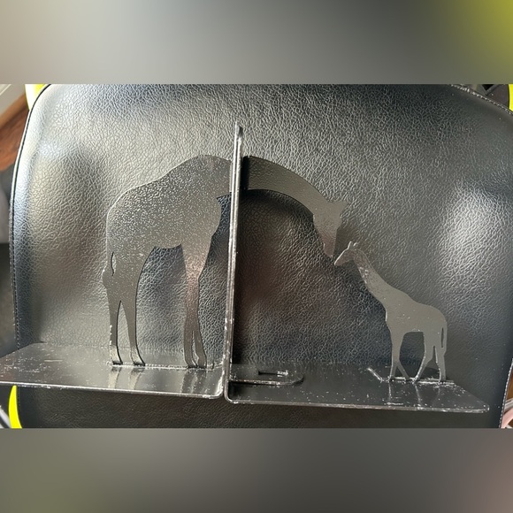 Loving Used Black Metal Giraffe Book Ends - Picture 8 of 9